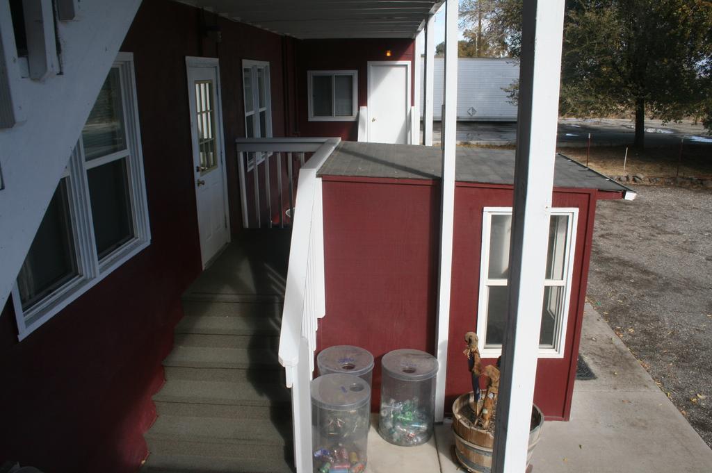 Jnr Hotel Cedarville エクステリア 写真